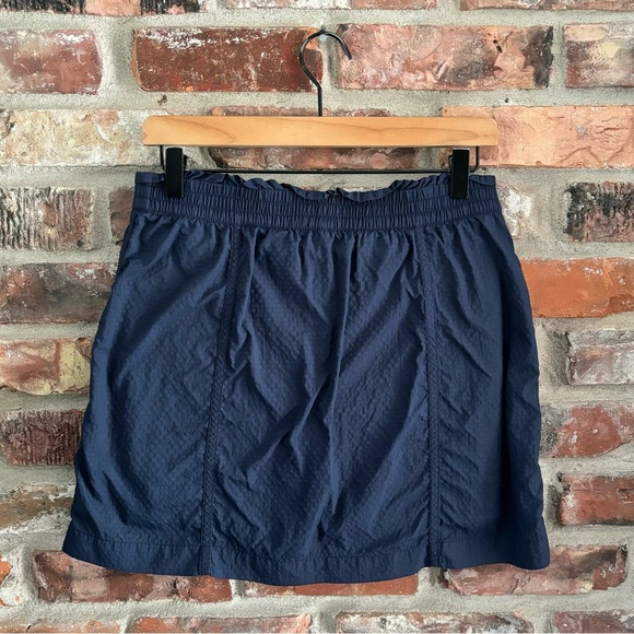 Lou & Grey Navy Blue Textured Windbreaker Skort, M - Picture 6 of 7